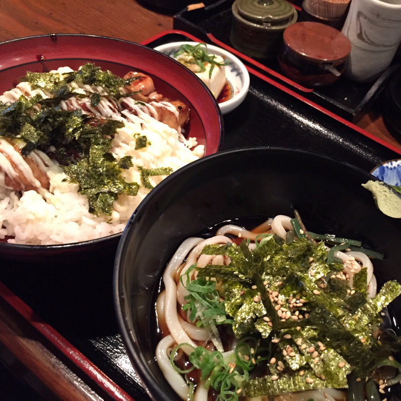 鶏マヨ丼定食(大阪梅田 炭火焼鳥 酉乃市（とりのいち）)