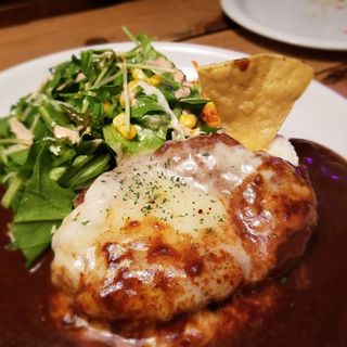 チーズハンバーグ(モガカフェ　宇田川町店)