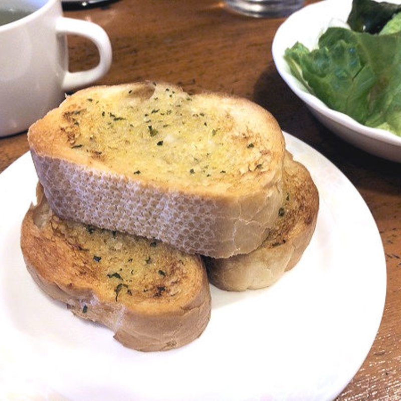 ガーリックトースト(伊太利亜食堂ラ・アマーティー)