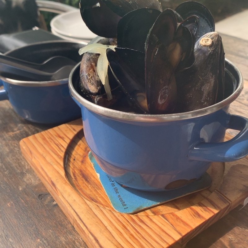 国産活ムール貝ホワイトビール蒸し（500g～）(ベル･オーブ ららぽーと豊洲)