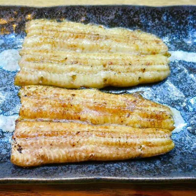 天然鰻白焼き(かぶと )