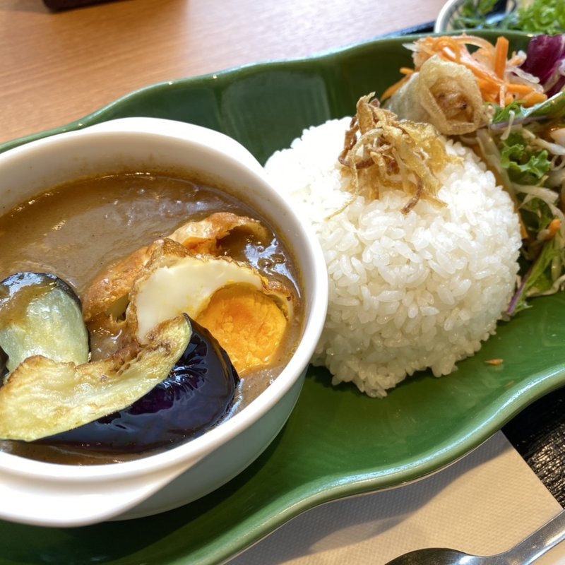 ココナッツ風味のチキンカレー(ニャーヴェトナム プルミエ銀座店)