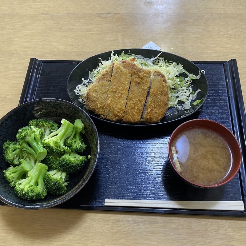 とんかつ定食(豚まる食堂)