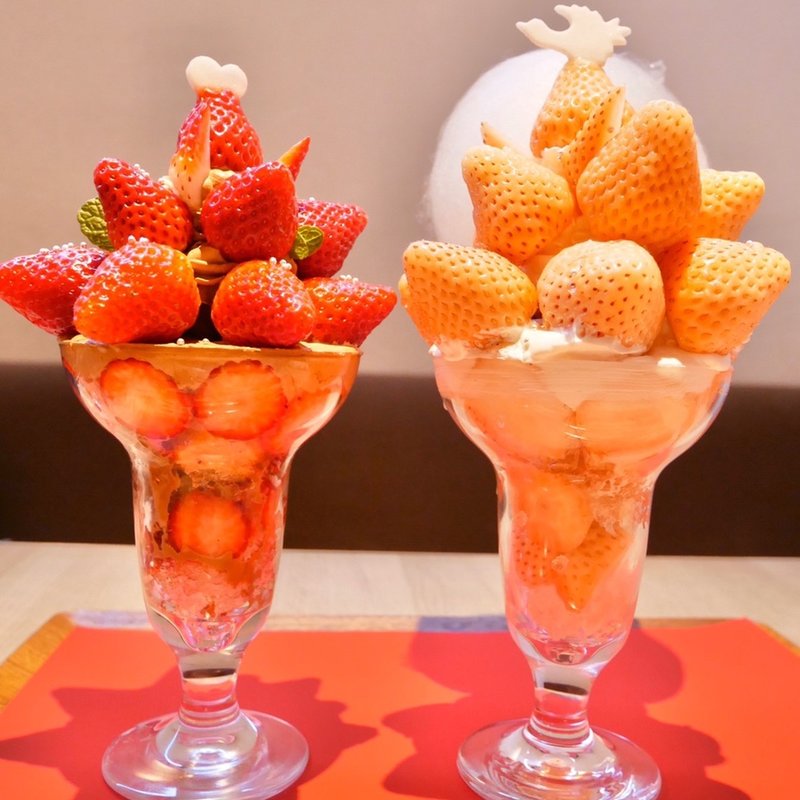 苺パフェ(伊藤軒 )