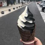 ブラック＆ホワイトソフトクリーム(嵐山パーキングエリア（上り）スナックコーナー)