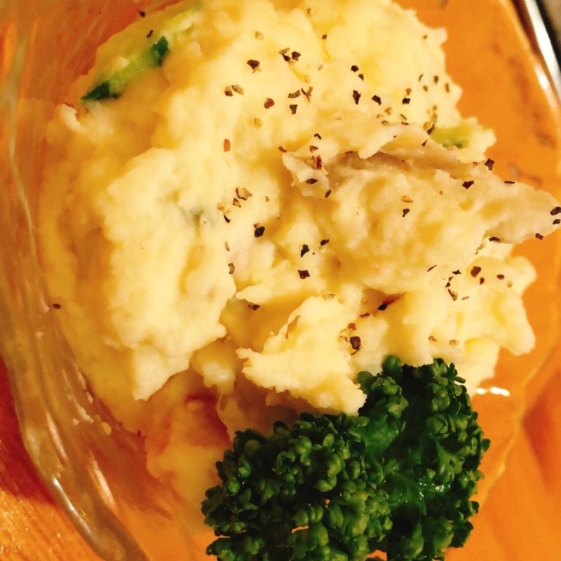 燻製合鴨のポテトサラダ(立ち呑みスタンド ヨッコイショ)