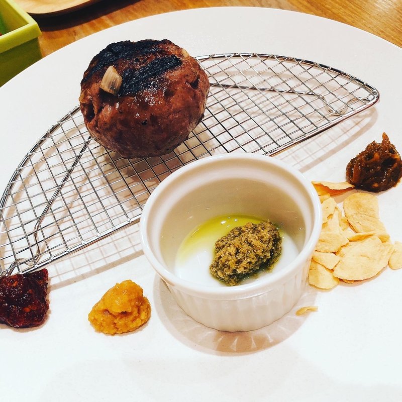 ハンバーグ(バルザル 元町店 （Bar Salu）)