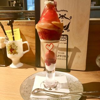 (夜パフェ専門店モモブクロ)