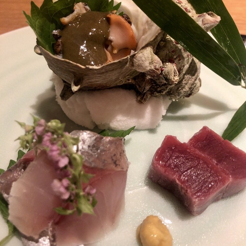 お造り盛り合わせ(美味佳肴 喜の間)