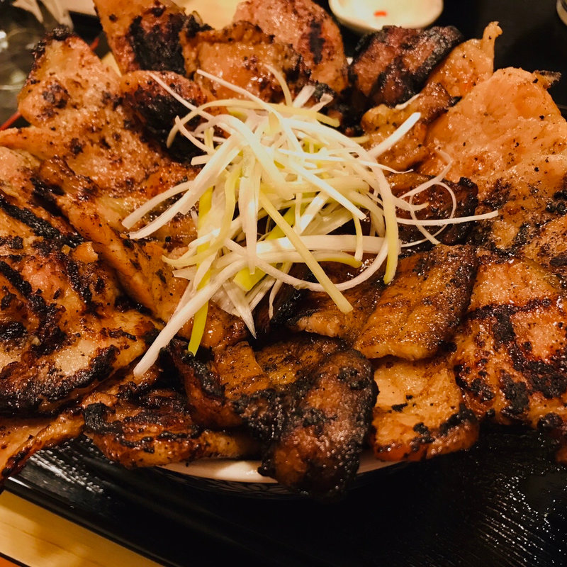 豚丼　特盛(炭火焼き豚丼　松風)
