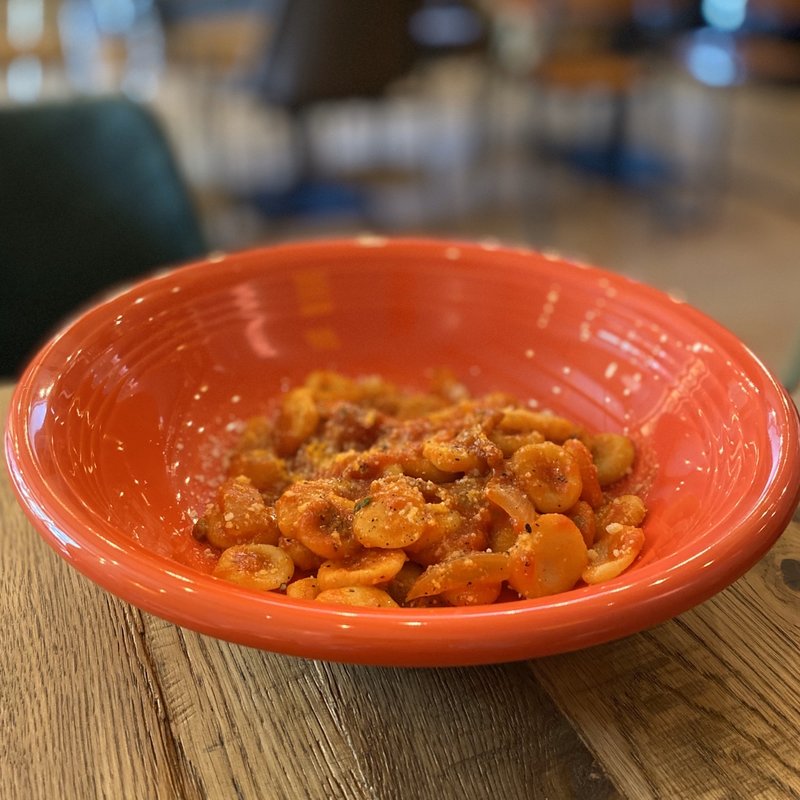 パンチェッタと玉ネギのトマトソース(イル トイロ)