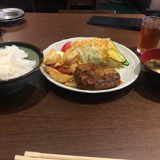 ハンバーグ定食(赤札屋 六本木店)
