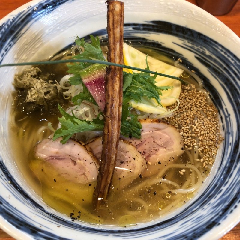 地鶏の冷製塩ラーメン(高槻塩元帥)