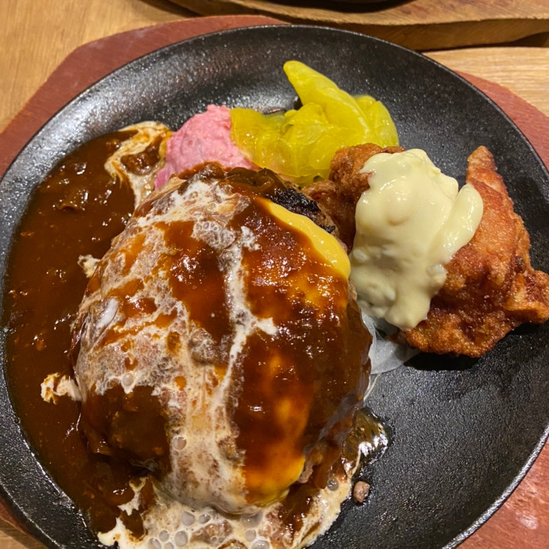 ハンバーグ定食(トンテキとハンバーグは飲み物。　秋葉原電気街口店)
