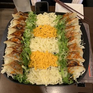 チーズ餃子ダッカルビ(神田餃子居酒屋WARASHIBE GYOZA)