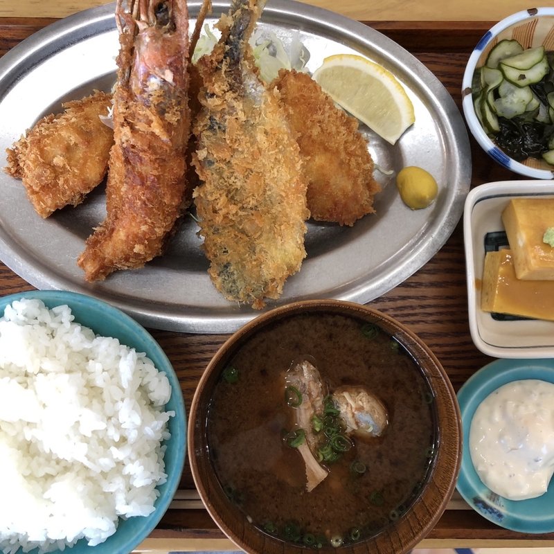 漁港のミックスフライ定食(漁港の駅TOTOCO)