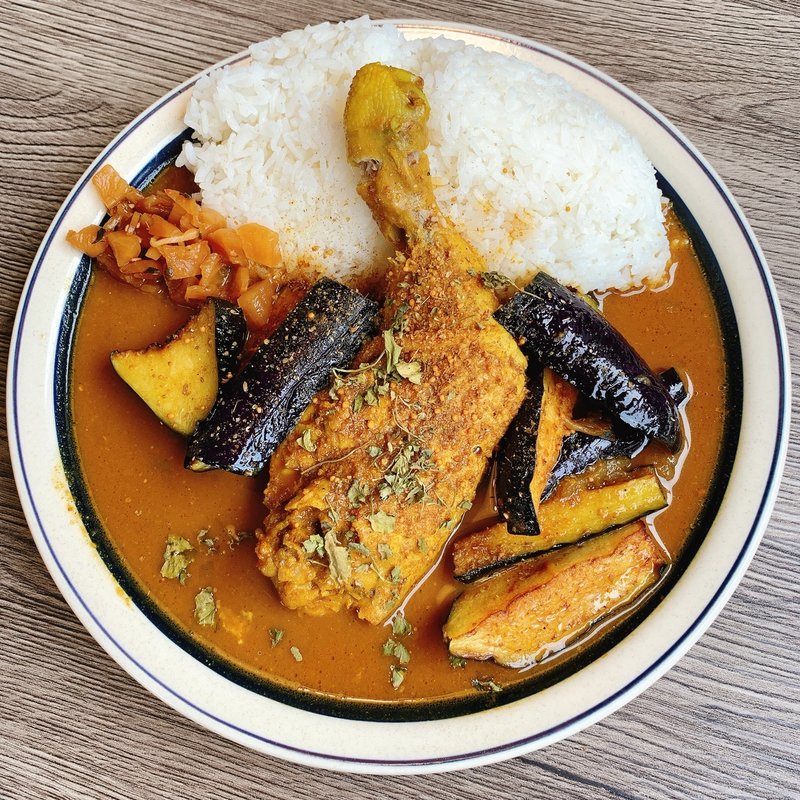 チキンカレー(中)(カレー食堂 ボヌール)