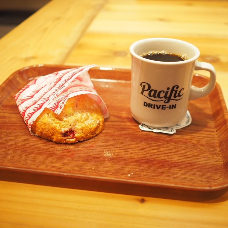 スコーン(ストロベリークリームチーズ)(Pacific DRIVE-IN ルミネエスト新宿店)