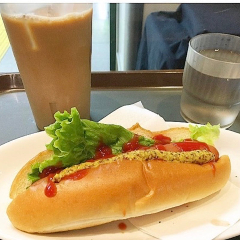 ホットドッグ(ロンドンパブ 池袋店)