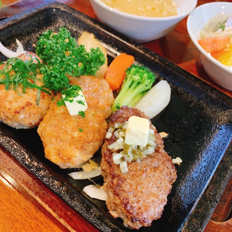 ハンバーグ3種類盛り合わせ　計240g(えんや )