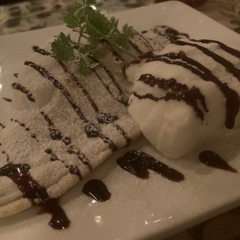 カルツォーネ(CHICHOS)