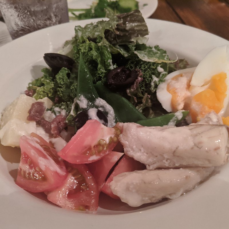 コチのコンフィニソワーズサラダ(御徒町ワイン食堂パパン)