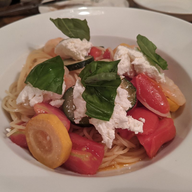 海老と自家製リコッタチーズのフレッシュトマトスパゲッティ(御徒町ワイン食堂パパン)