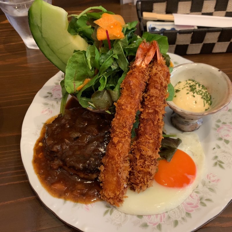 海老とハンバーグの盛り合わせ(洋食ふきのとう 女性に大人気♥大人のお子様ランチ)