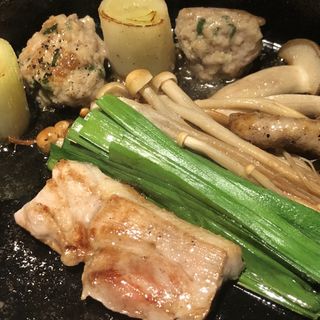 串焼と鴨すきコース(鴨とワイン Na Camo guro （カモトワインナカモグロ）)