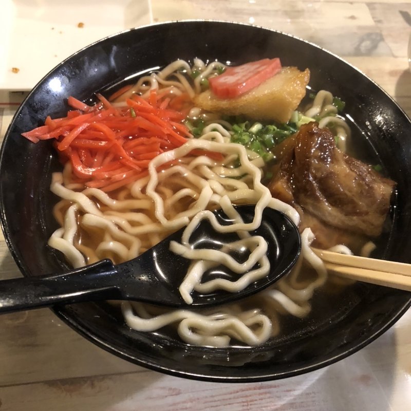 ソーキそば(沖縄料理居酒屋うるま島2(ターチ))