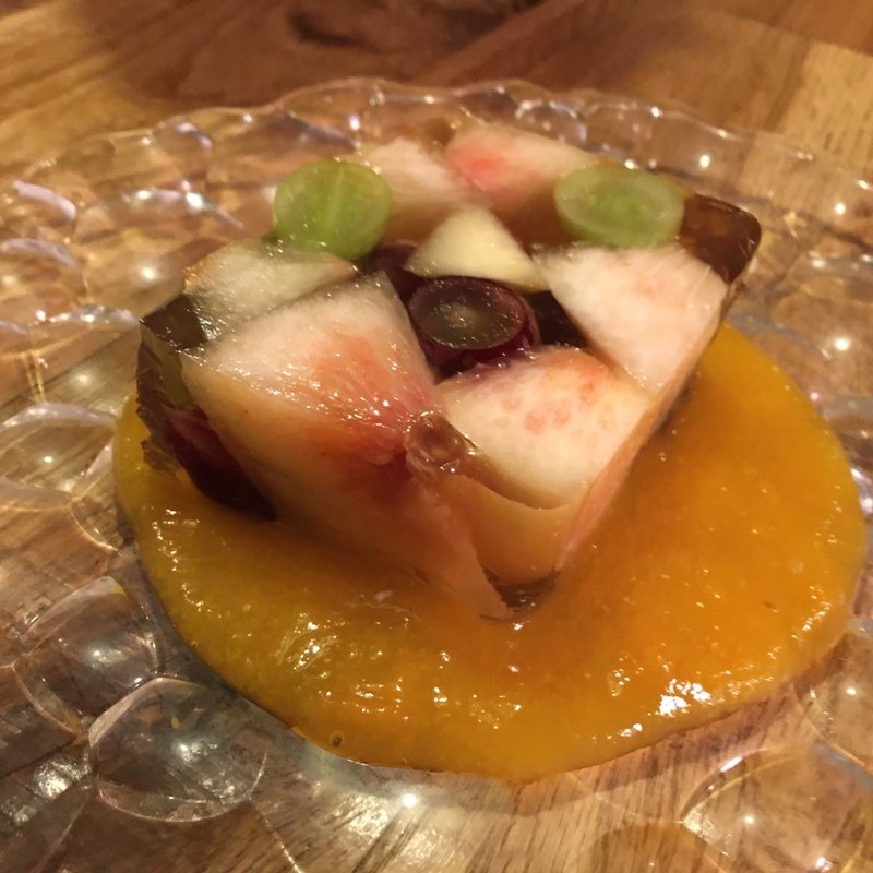 白桃と葡萄のテリーヌ(マイユ)