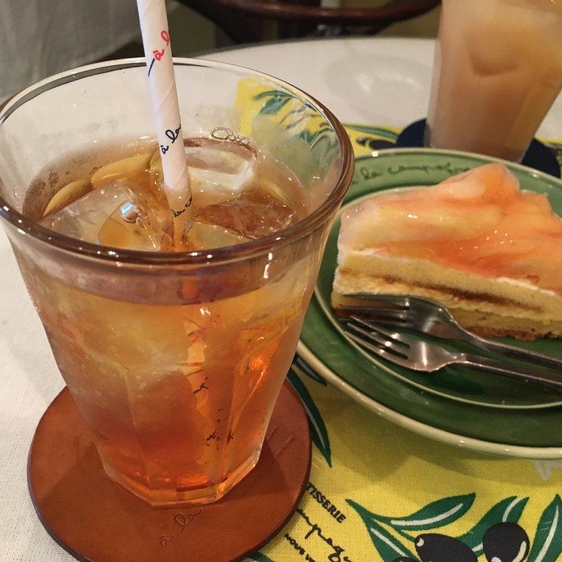 桃のタルト(ア・ラ・カンパーニュ自由が丘店)