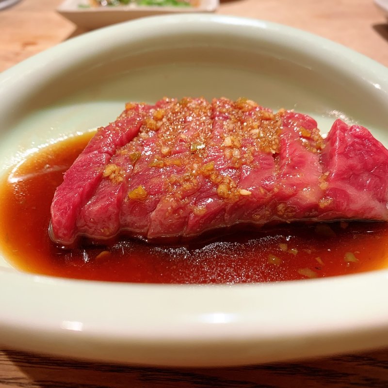 和牛レアステーキ(青葉台ホルモン　三百屋 )