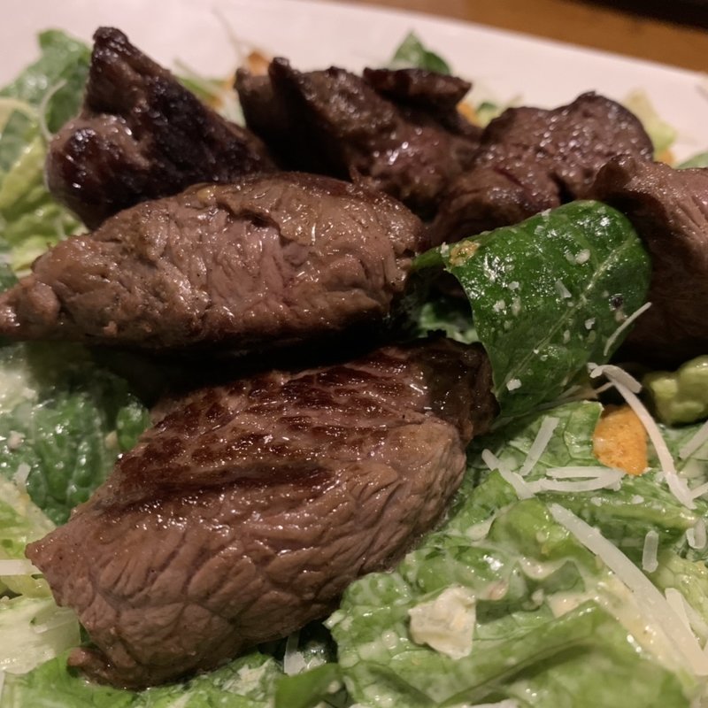 シーザーサラダ　ダイスカットステーキ(アウトバック・ステーキハウス 品川高輪店 （OUTBACK STEAKHOUSE）)