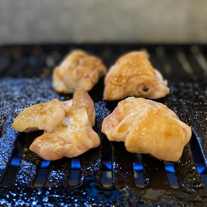 名物鶏焼き(もも)(鶏焼き酒場 かっぱの茶の間)