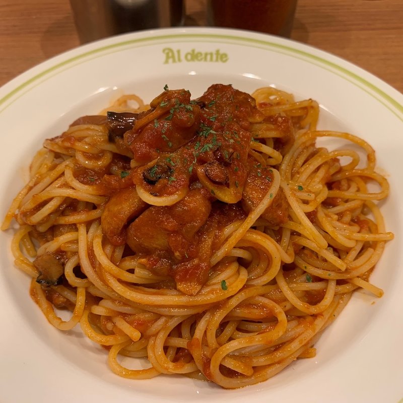 ソーセージとトマトソース普通盛り(あるでん亭　新宿住友ビル店)