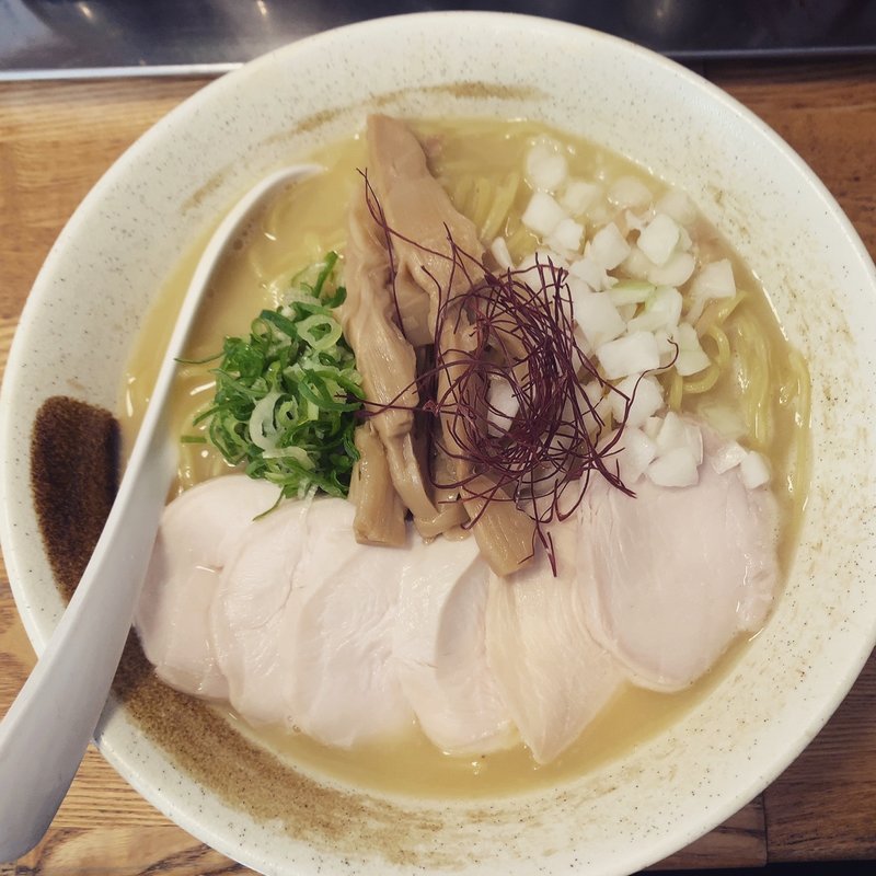 濃厚鶏白湯らーめん(麺匠ようすけ 鶏煮亭)