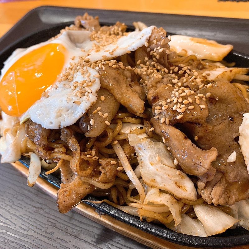 肉盛り焼きそば(うまかもん市場 博多 武蔵 吉野ヶ里店)