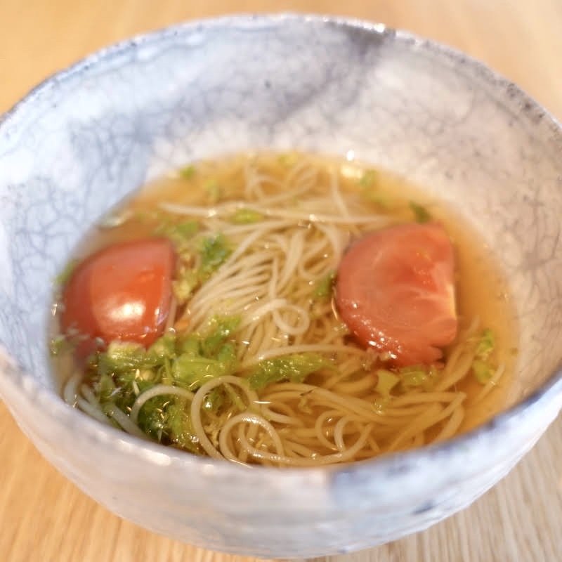 蕗の薹とトマトの温そば(蕎麦Hajime)