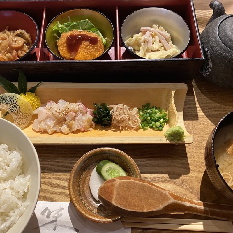 鯛茶膳(鯛めし魚然 自由が丘店 （うおぜん）)
