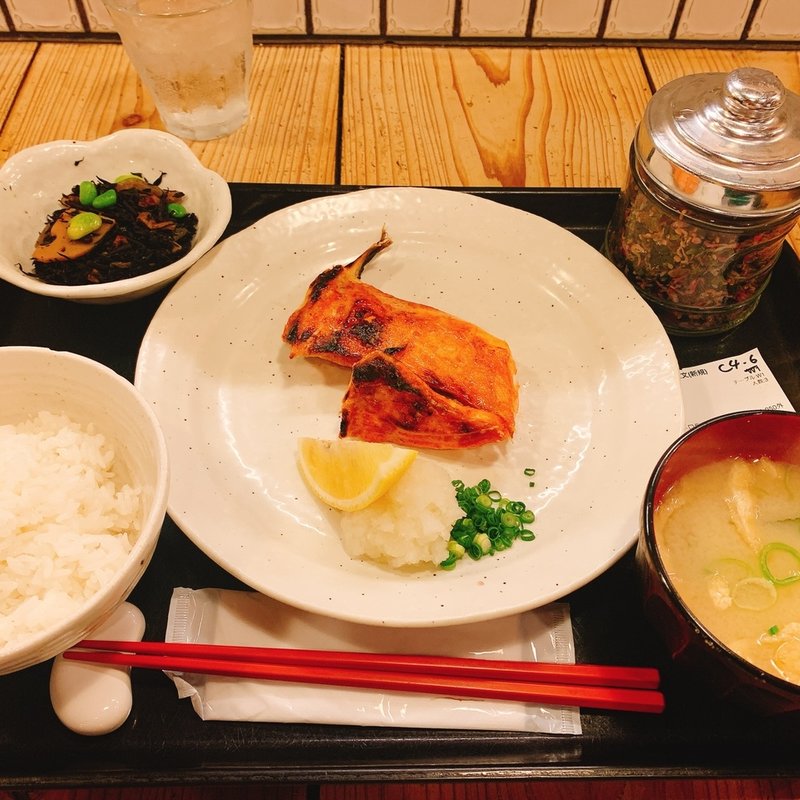 (梅山鉄平食堂 )