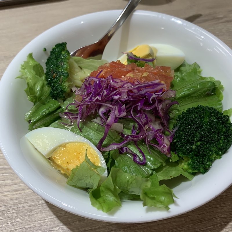 グリーンサラダ（ハーフサイズ）(カレー食堂　心　西新宿店)