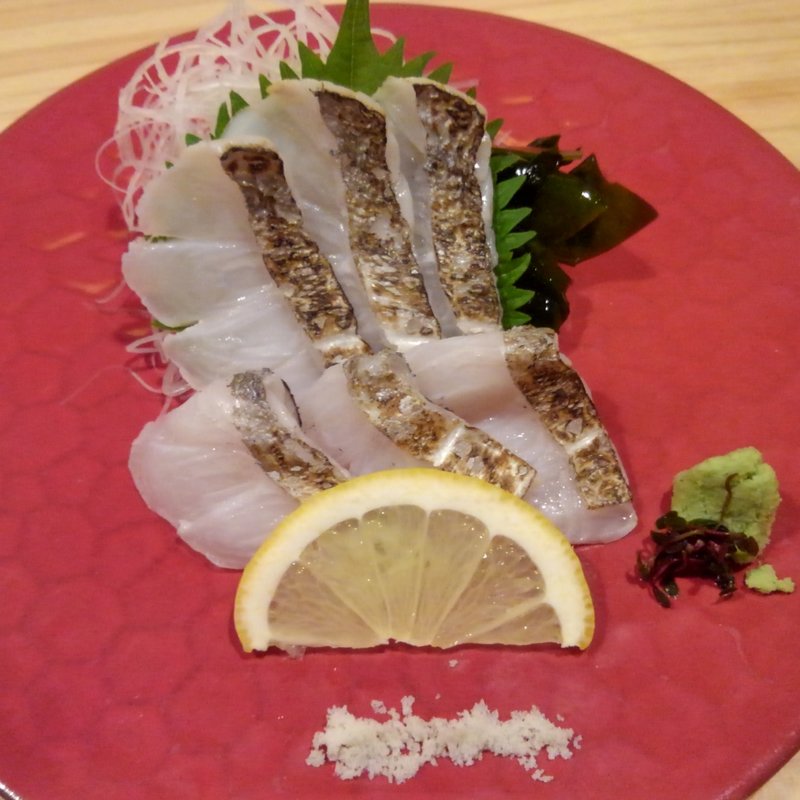 太刀魚の炙り刺身(かいだんのうえ)