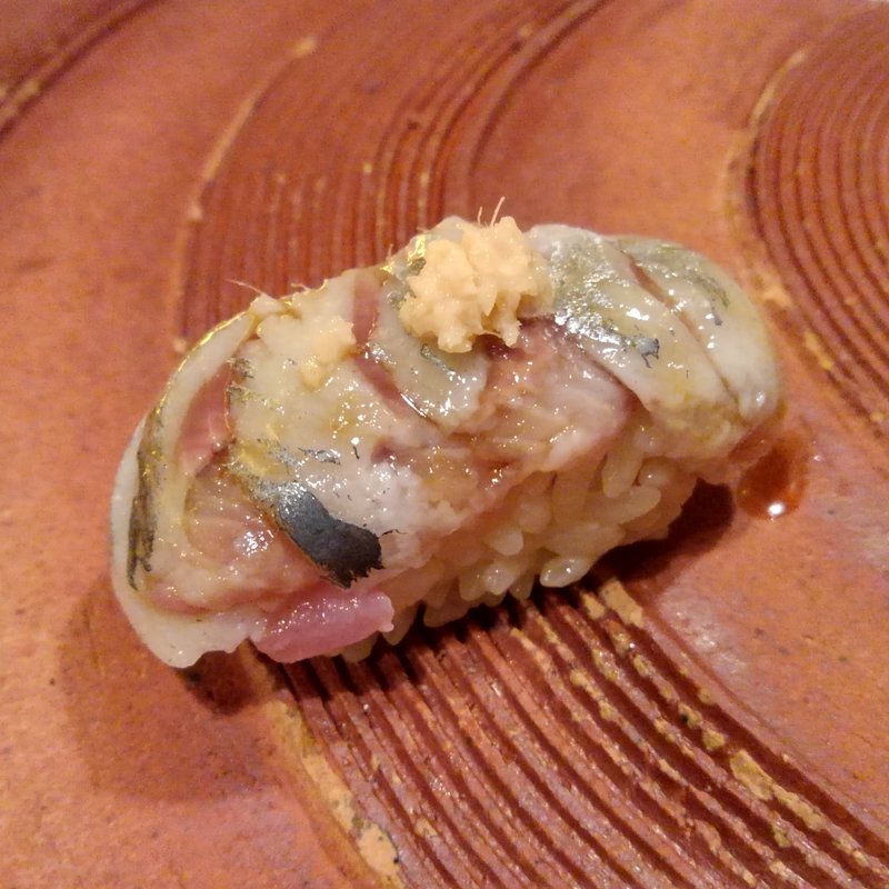 イワシ(かいだんのうえ)