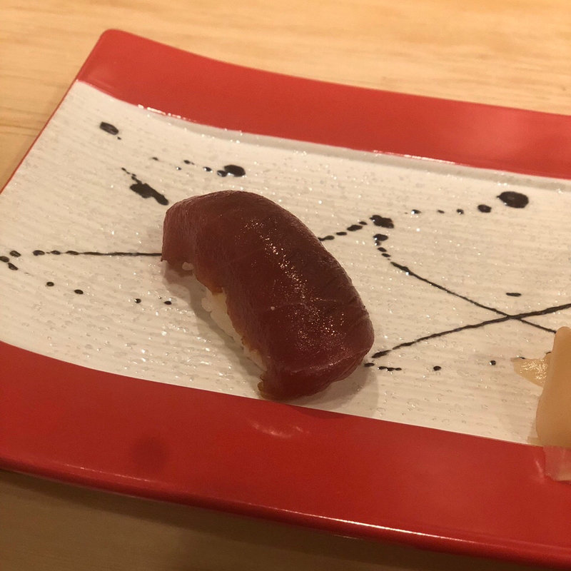 鮪漬け握り(馳走や直)