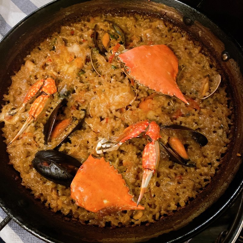 ワタリガニのパエリア(シリミリ)