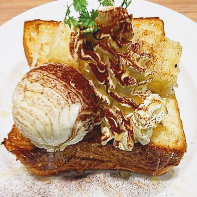 MIYABIティラミスハニートースト(カフェ＆ベーカリー ミヤビ 大森店（CAFE＆BAKERY MIYABI）)