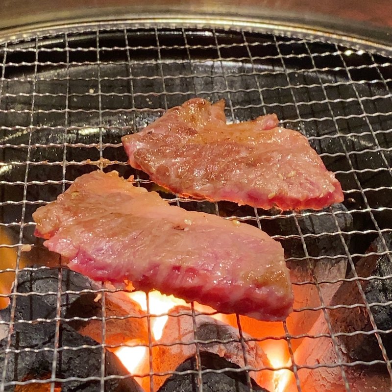 カルビ(炭火焼肉 萩屋)