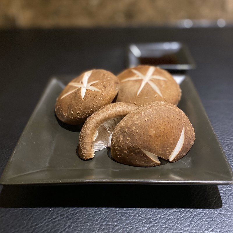 藤原産しいたけ(炭火焼肉 萩屋)