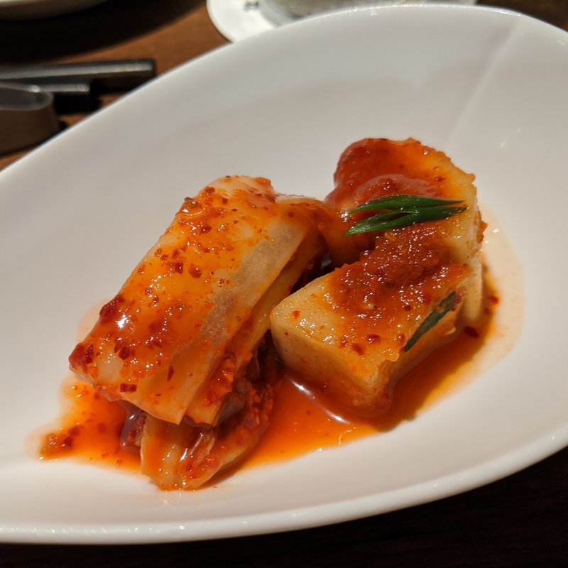 キムチ盛り合わせ(十勝ハーブ牛ホルモン MONMOM)